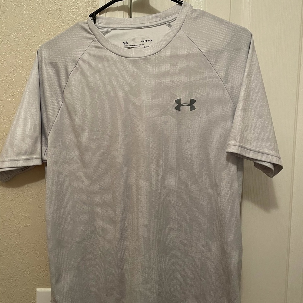 Men’s Under Armour t-shirt